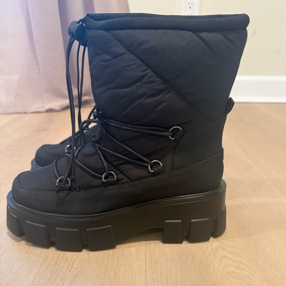 Brand New Never Worn Pretty Little Things Snow Black Women's Boots